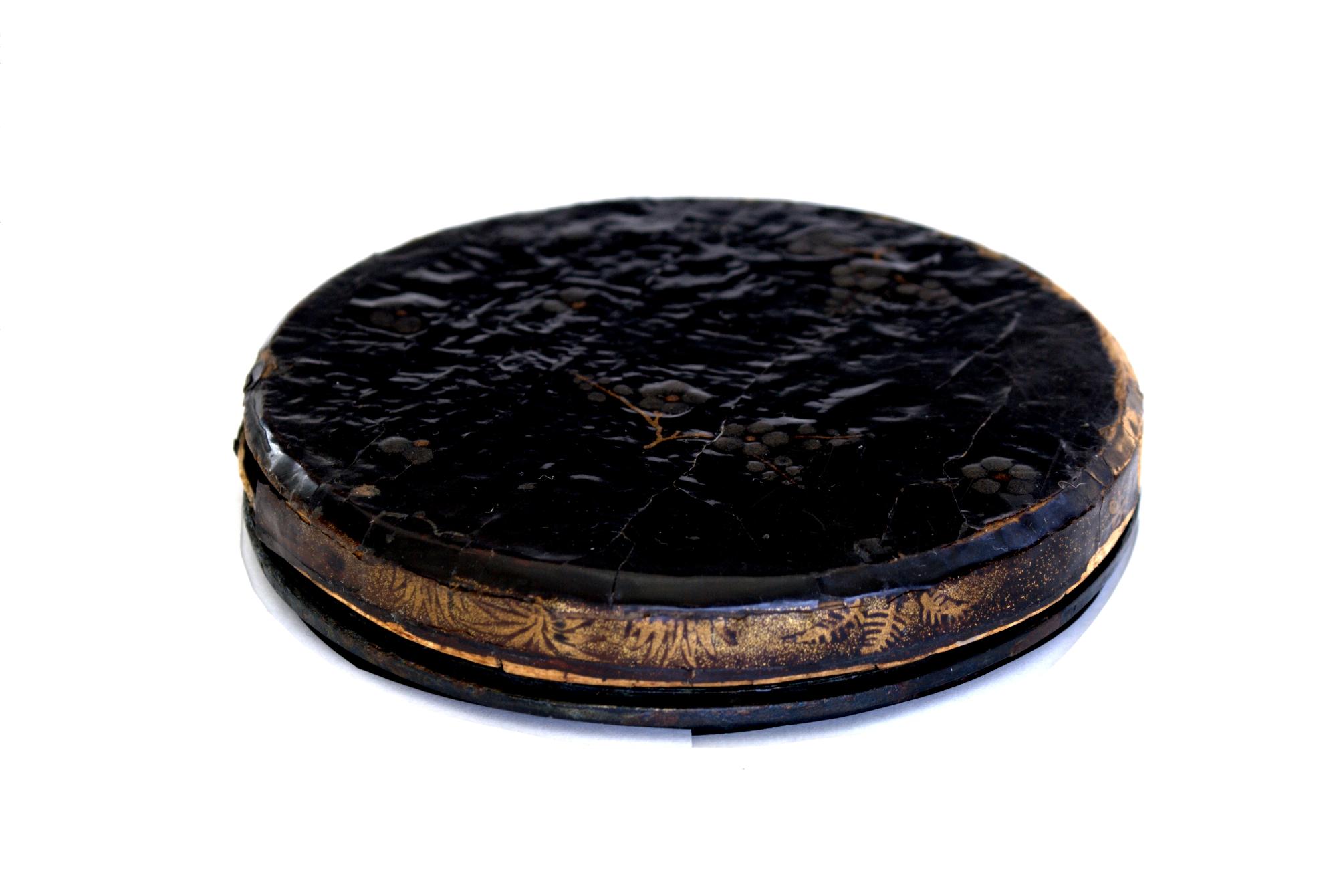 国指定重要文化財 金銀蒔絵鏡箱(平泉町)