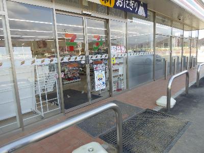 セブンイレブン陸前高田馬場前店 段差のない店舗入口