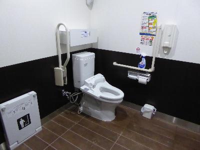 セブンイレブン陸前高田馬場前店 広々としたトイレ