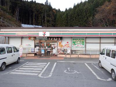 セブンイレブン陸前高田竹駒店 身障者用駐車場