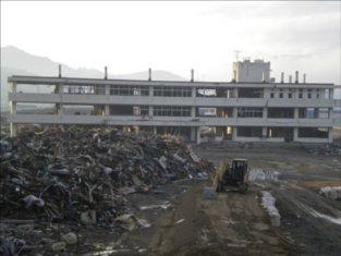 平成23年11月に撮影された東日本大震災の大津波により全壊した気仙中学校の外観写真