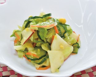 りんごと野菜のゆずドレッシングサラダ