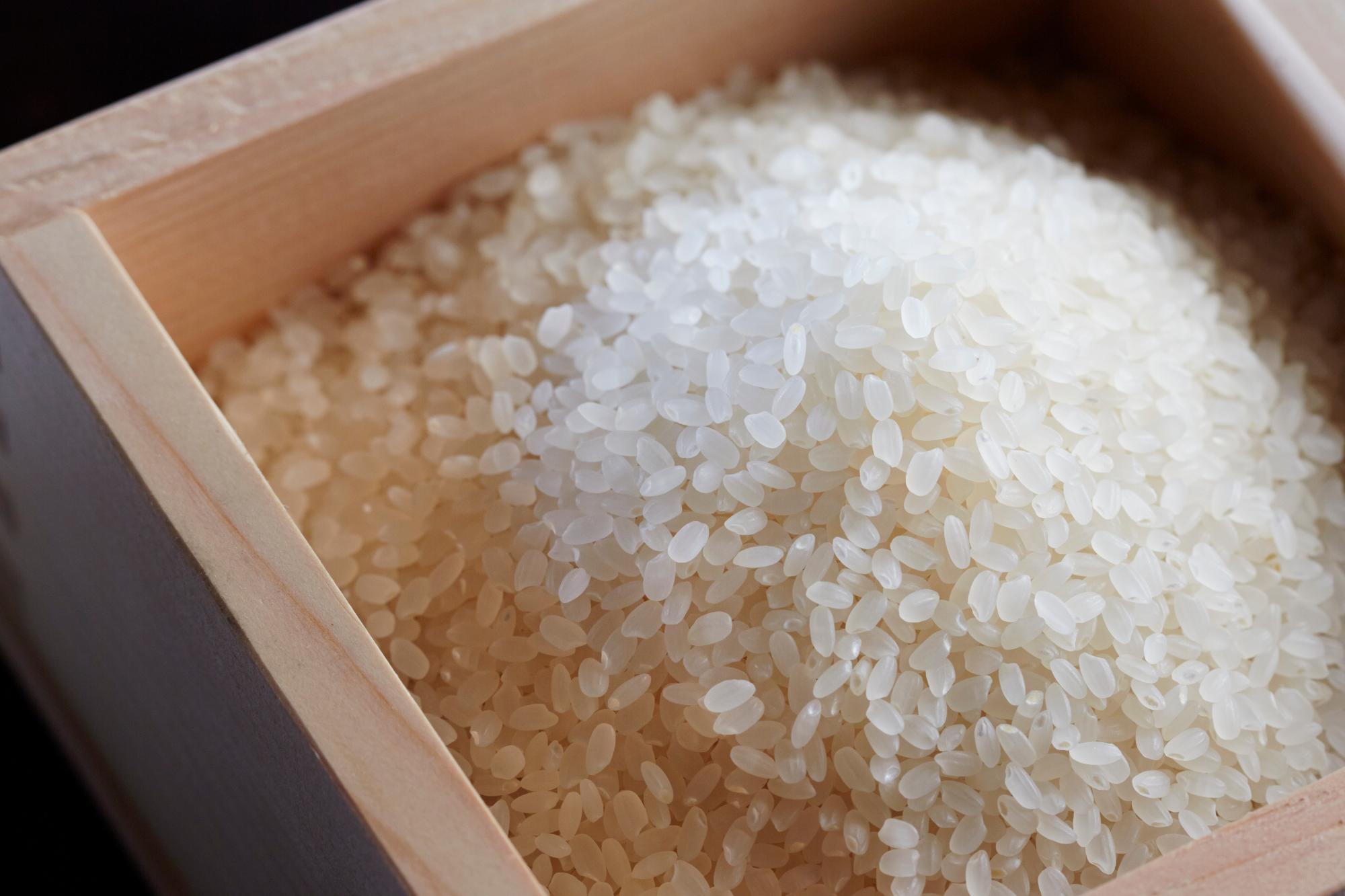 米が升に入った画像